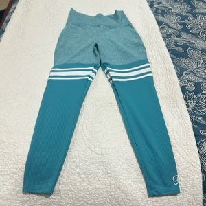 BOMBSHELL LEGGINGS- SIZE MEDIUM